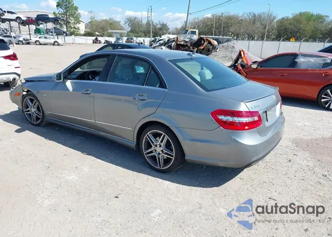 2012 Mercedes-Benz E 350 z USA, uszkodzony, nr VIN WDDHF5KB6CA560848